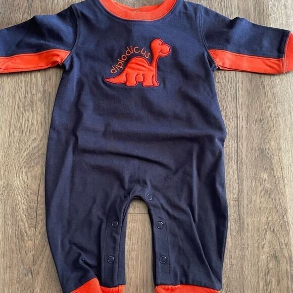 Vintage 2003 Simply Basic Boys 0-3M Dinosaur Blue Red One Piece Outfit NOS NWT - Picture 2 of 4